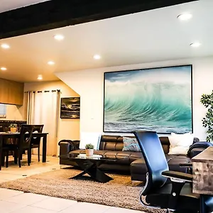 Newport House 1 Blk To And 25 Min To Newport Beach