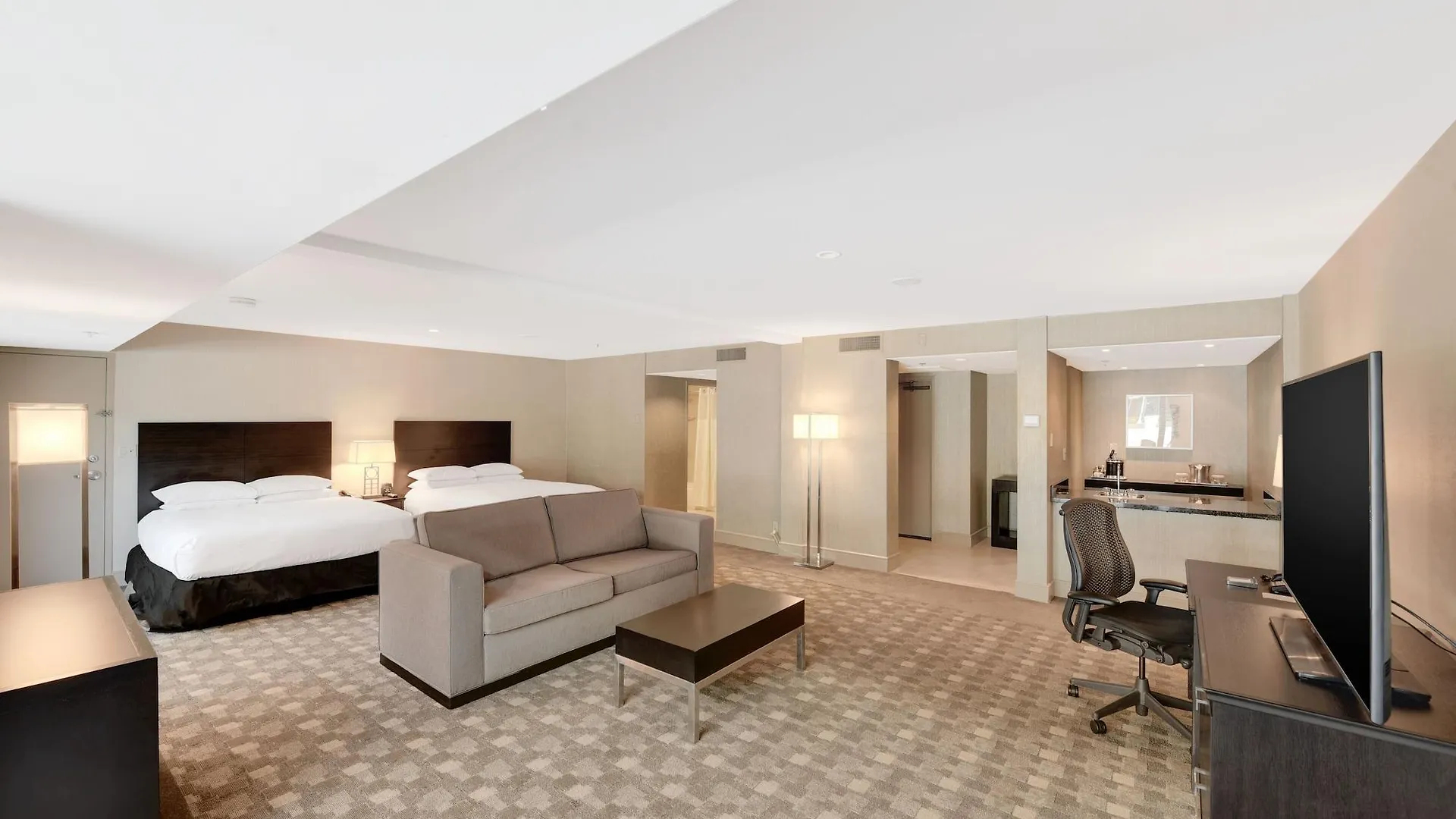 Hilton Anaheim Hotel 4*,