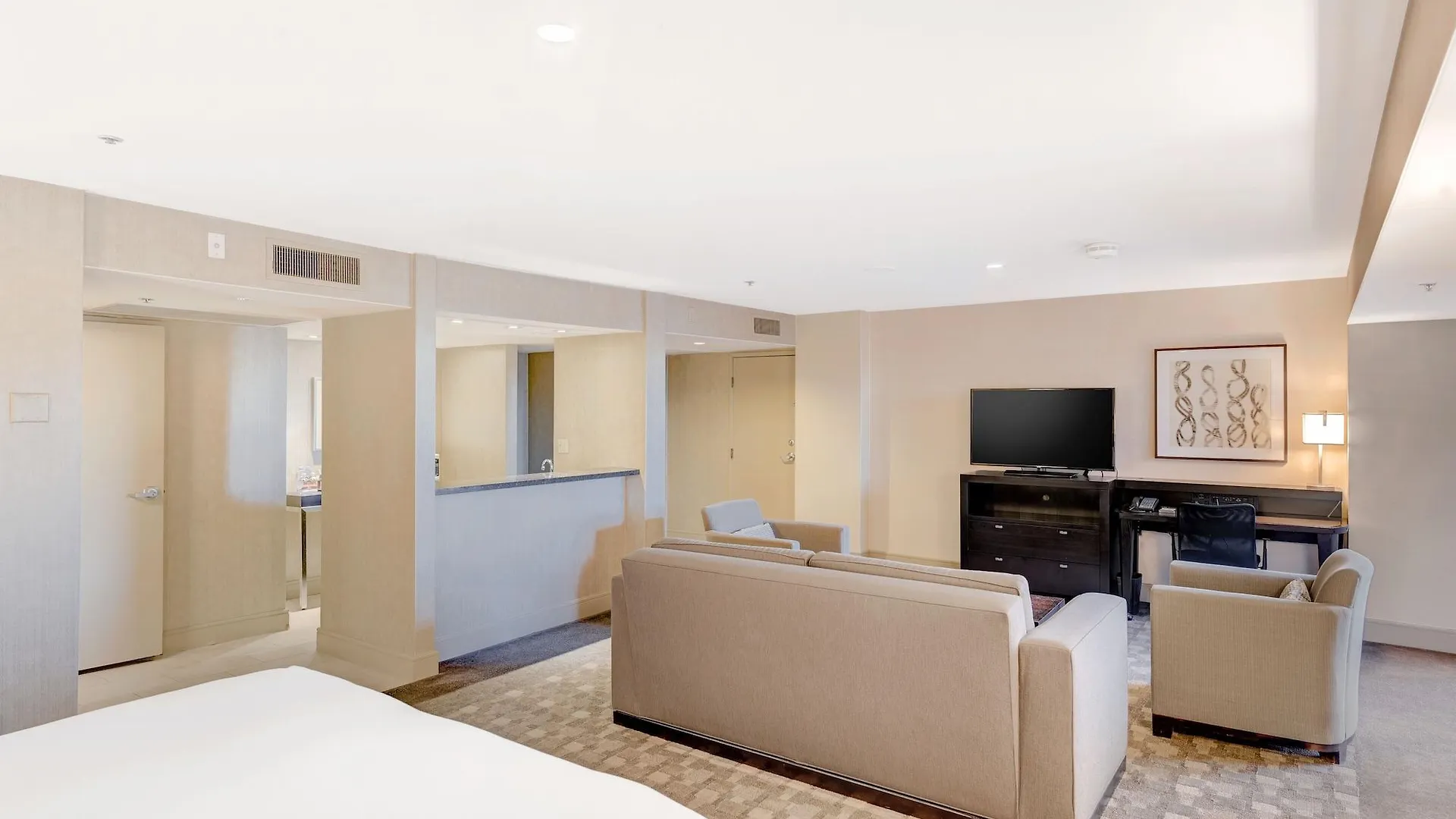 Hilton Anaheim Hotel 4*,