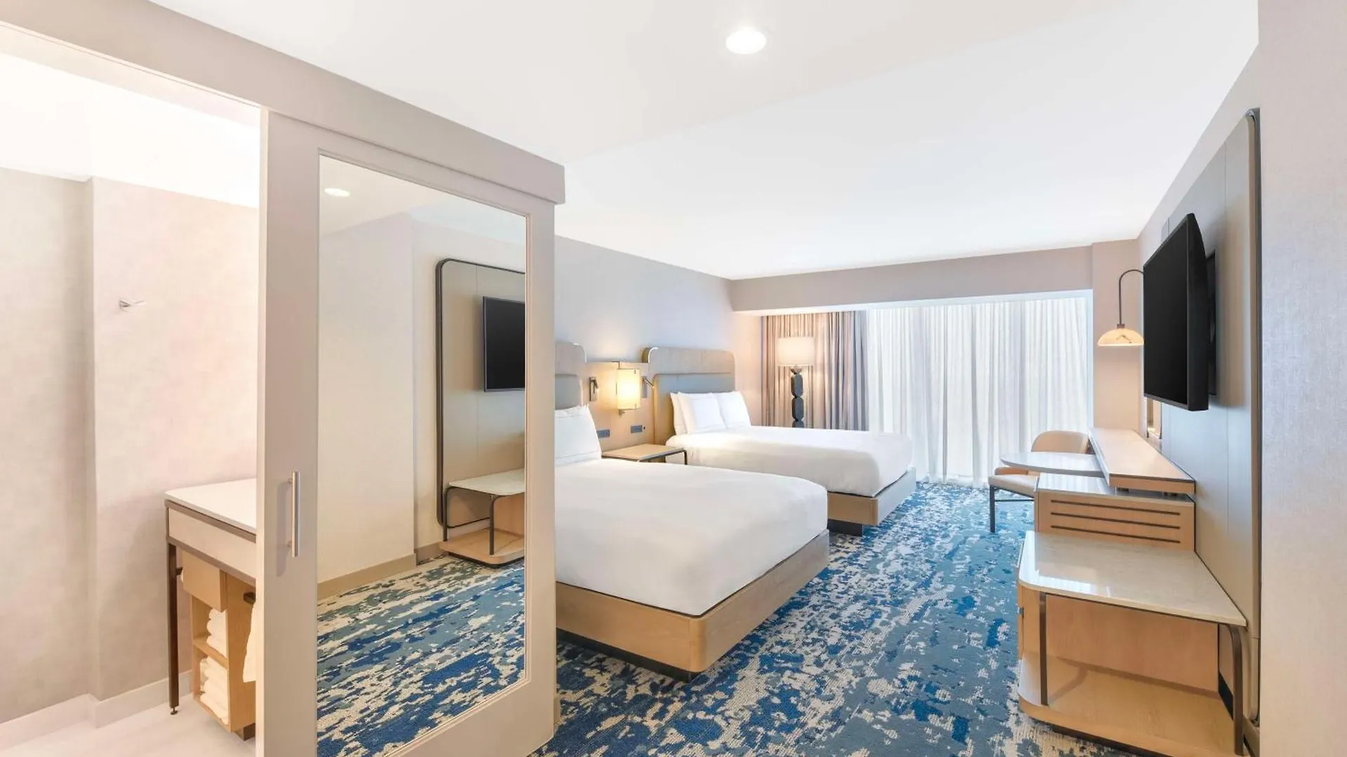 Hilton Anaheim Hotel