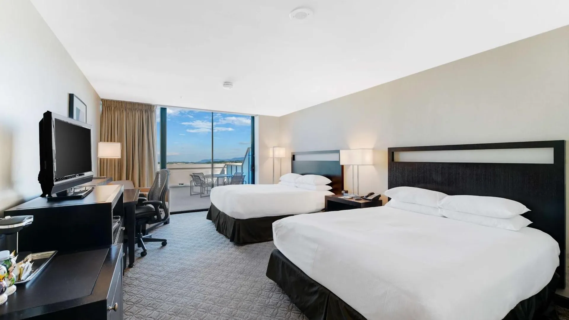 Hilton Anaheim Hotel 3*,