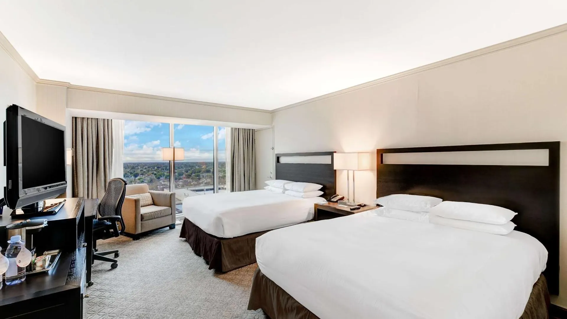 Hilton Anaheim Hotel 3*,